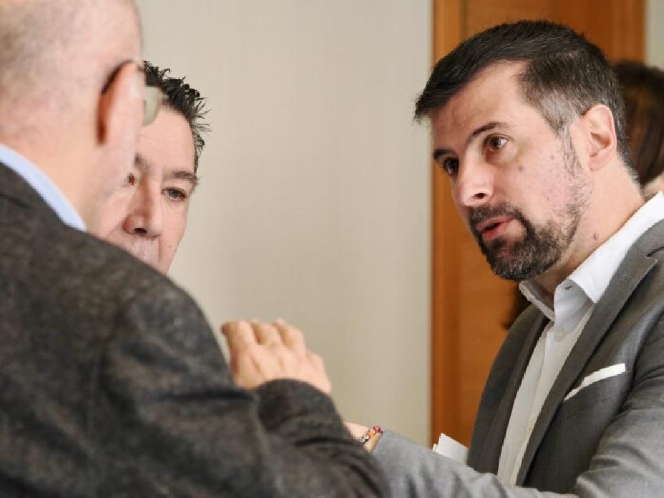 Tudanca celebra la dimisión de Sonia Tamames pero cree que se debe a que «han pillado» a la Junta