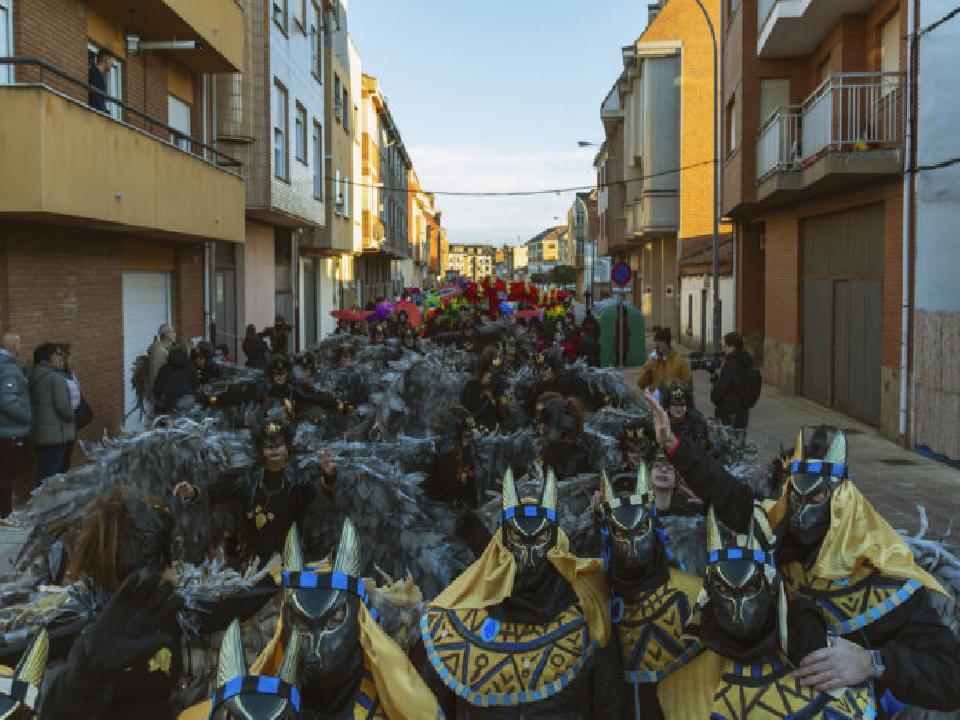 La Virgen del Camino congrega 600 personas en su desfile de Carnaval