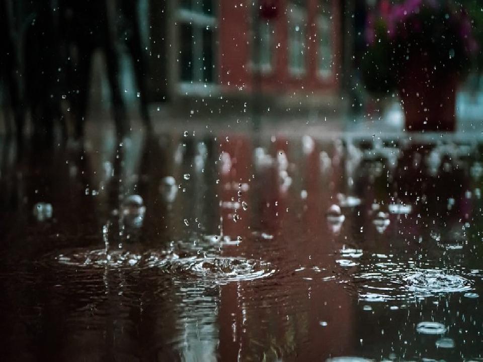 Temperaturas más altas a costa de un día muy lluvioso